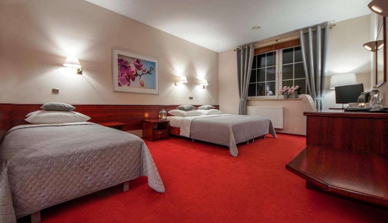 Hotel Sara 2*
