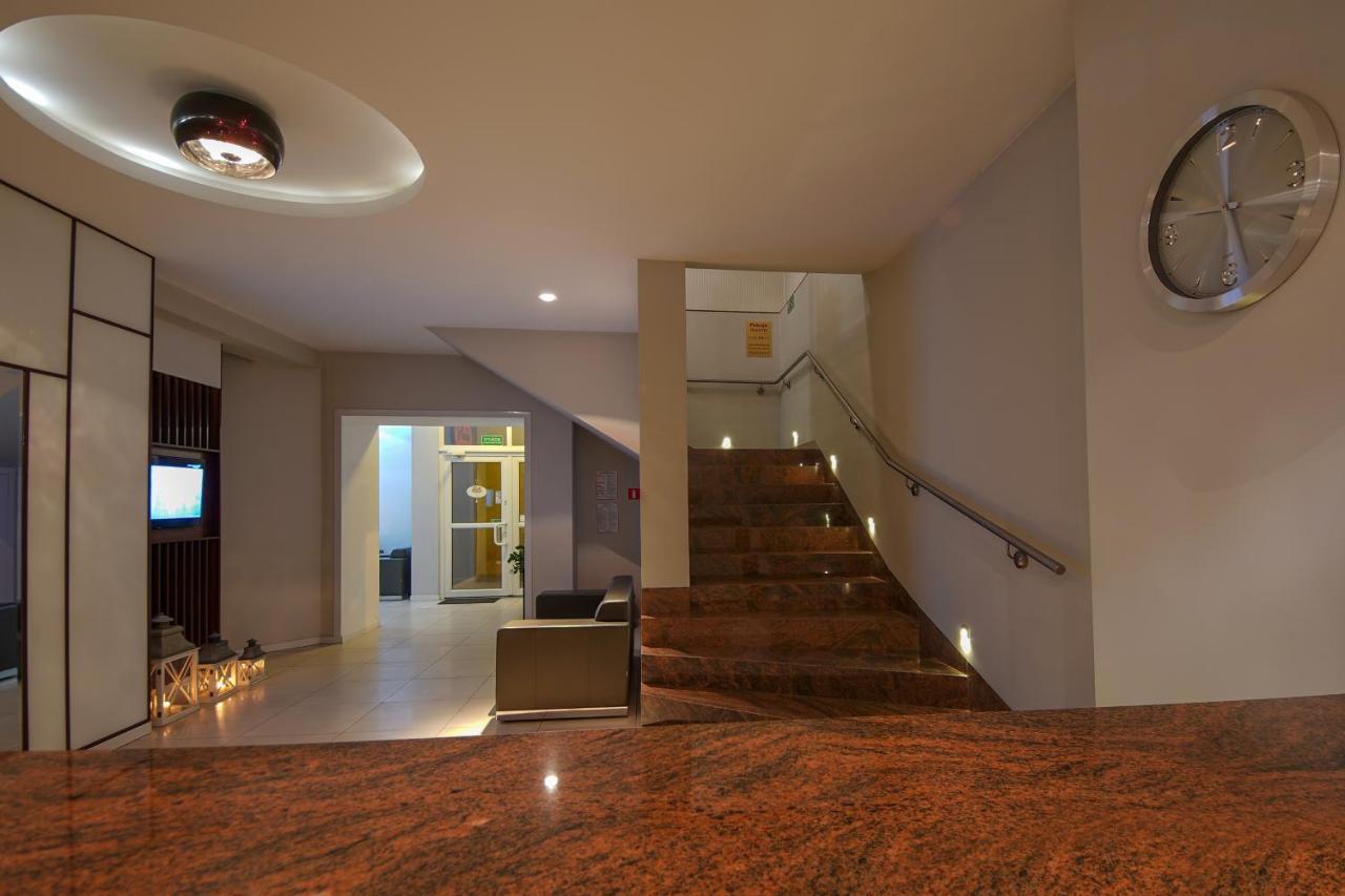 Hotel Sara 2*