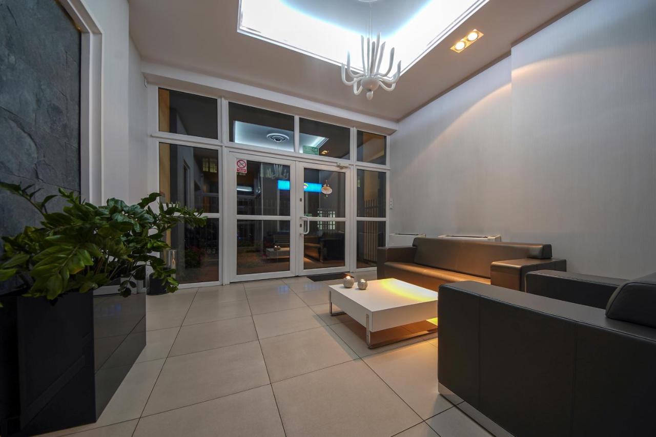 Hotel Sara 2*